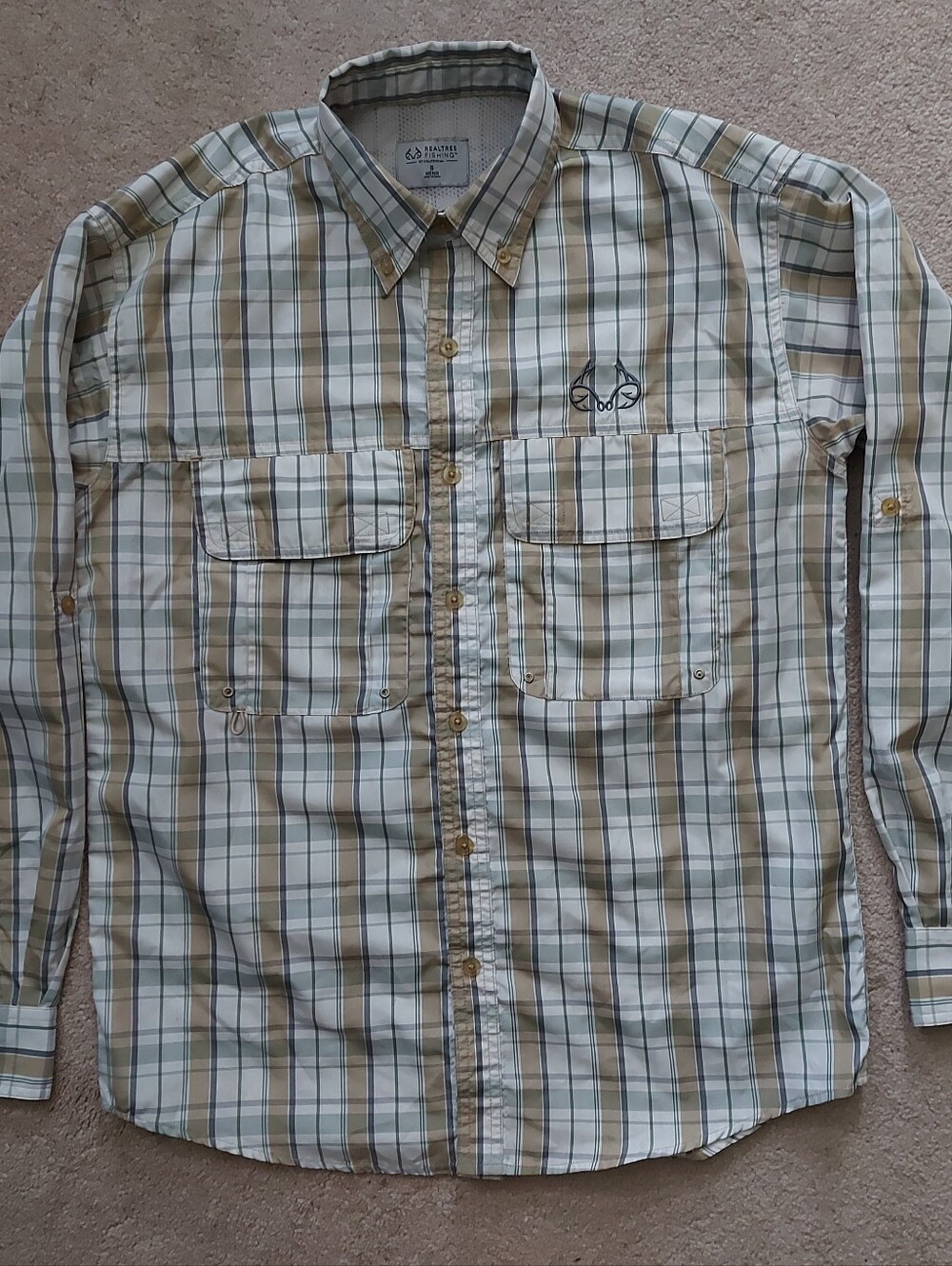 Realtree Fishing Plaid Button-Down Vented Shirt in White, Tan & Black